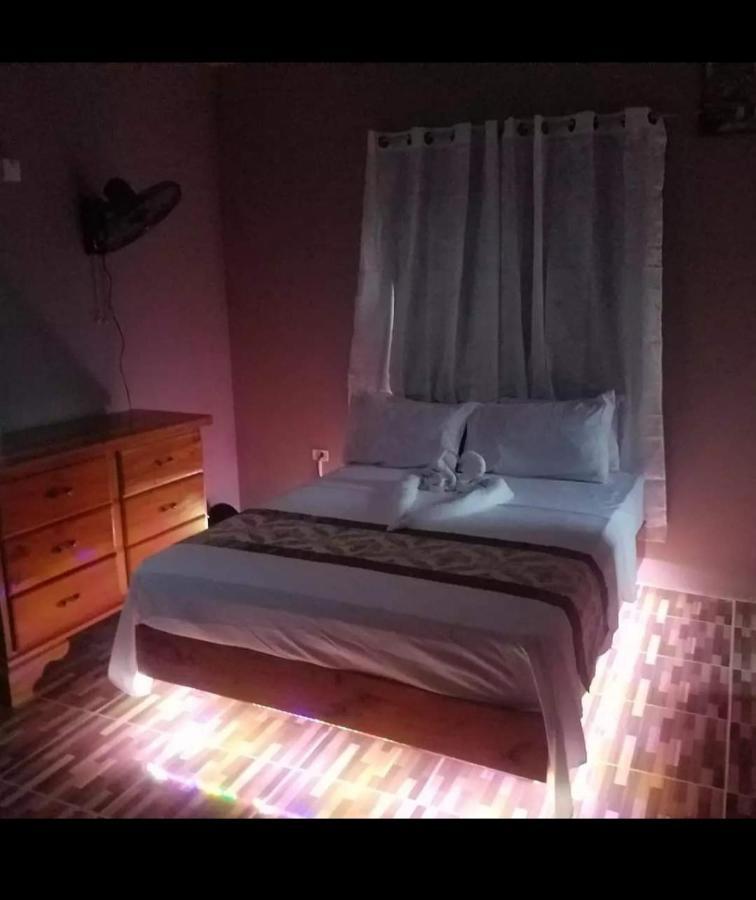 Mesmerize Guest House Порт-Антоніо Екстер'єр фото