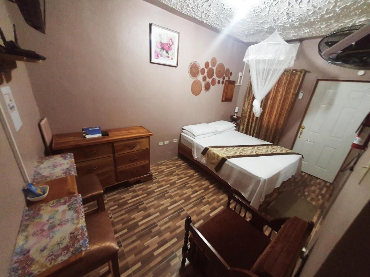 Mesmerize Guest House Порт-Антоніо Екстер'єр фото