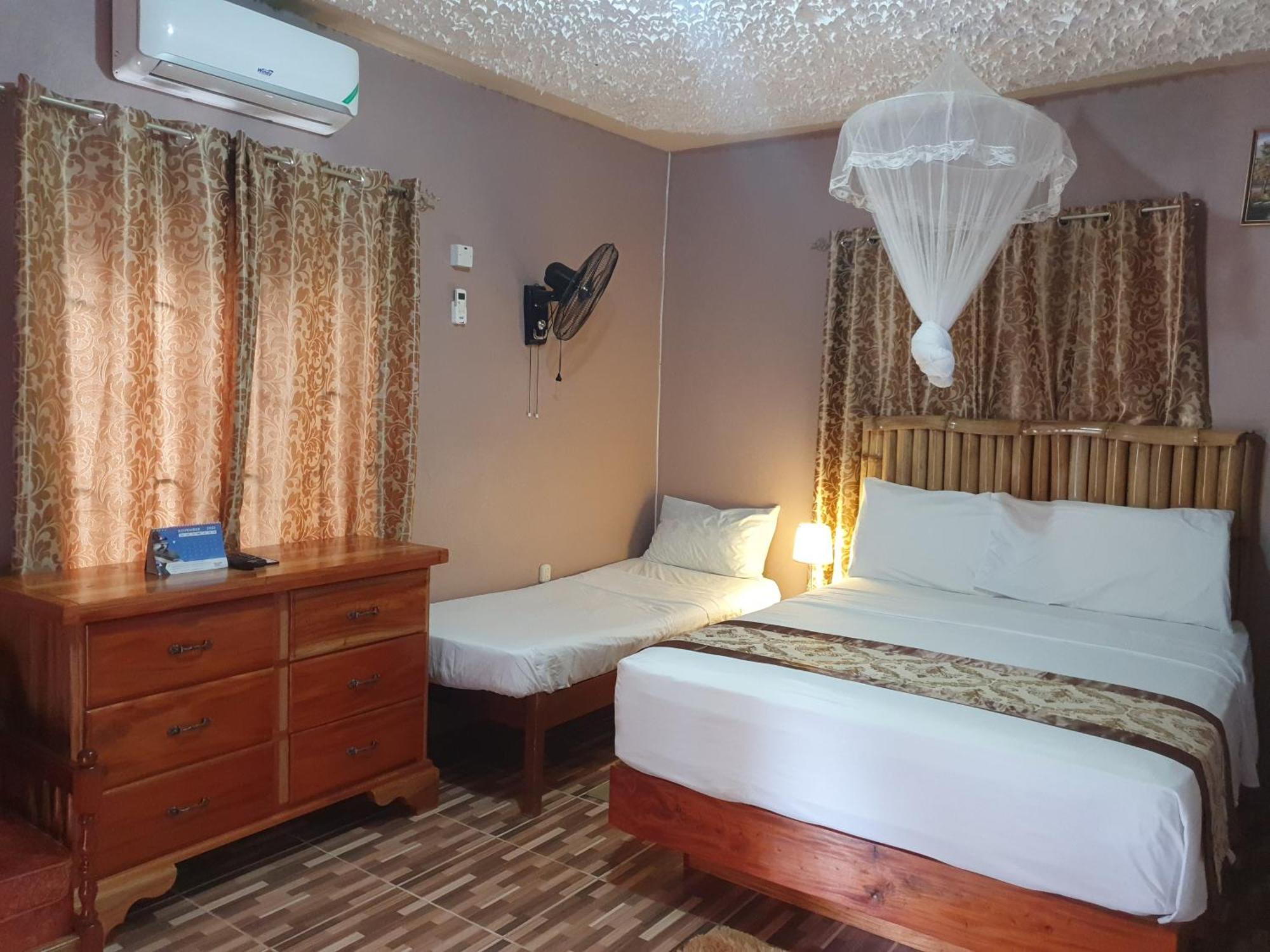 Mesmerize Guest House Порт-Антоніо Номер фото