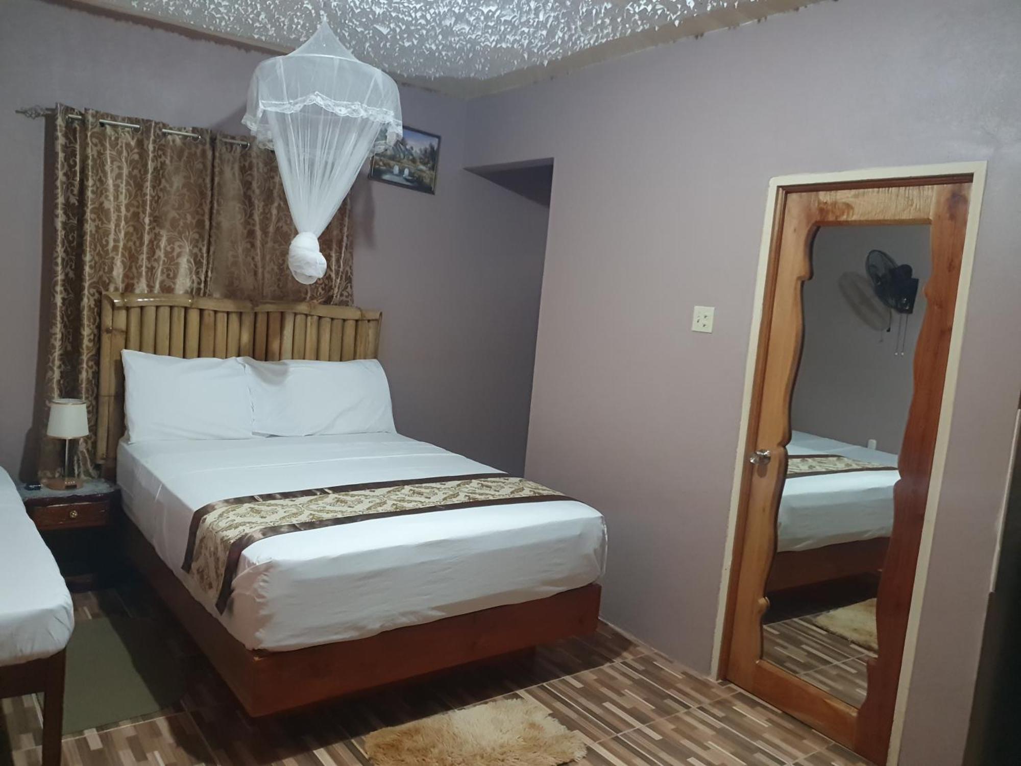 Mesmerize Guest House Порт-Антоніо Номер фото
